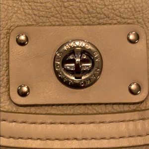 Cream colored leather Marc Jacobs shoulder bag
